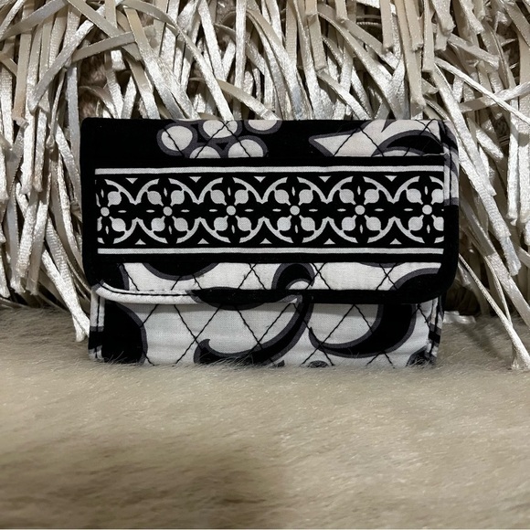 VERA BRADLEY Night & Day Trifold Euro Wallet 2010 Black & White Floral Y2K Small - Picture 5 of 14